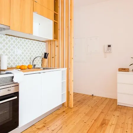 Plum Guide - Little Red Roof Apartment Lissabon